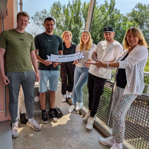 DIE RAUMGEBER Akademie-Halbzeit Gruppenfoto mit Elisabeth Schmid